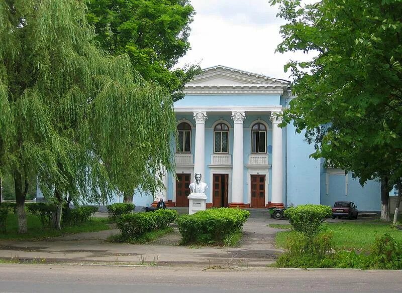 Поселок опытная станция новозыбков. Дом культуры новозыбков. Дк новозыбков. Карховка новозыбков. Новозыбков брянская область.