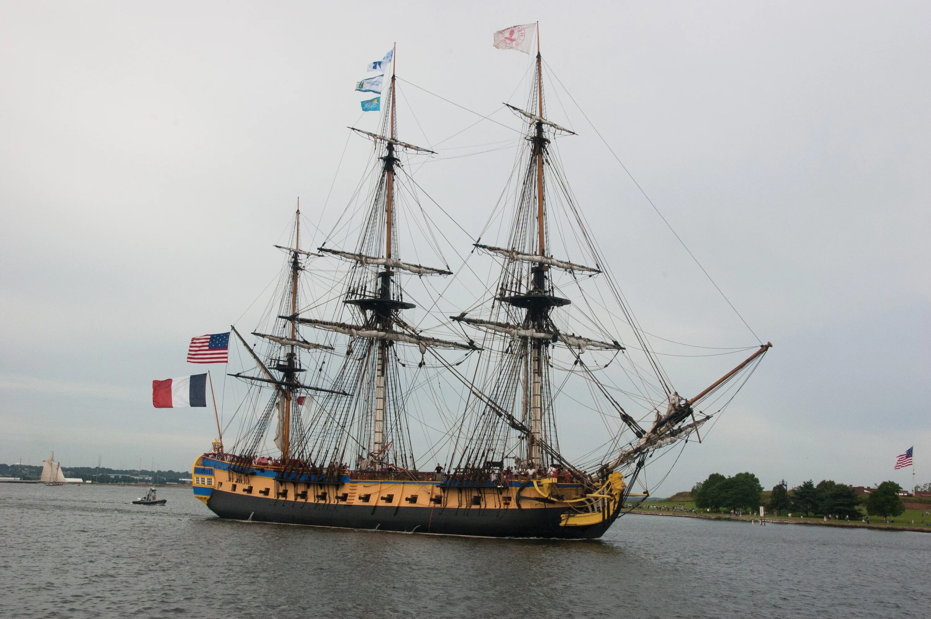 Парусный корабль l Hermione. Французский парусный Фрегат Hermione. Французский Фрегат 18 века. Французский Фрегат Гермиона. Фрегат 18