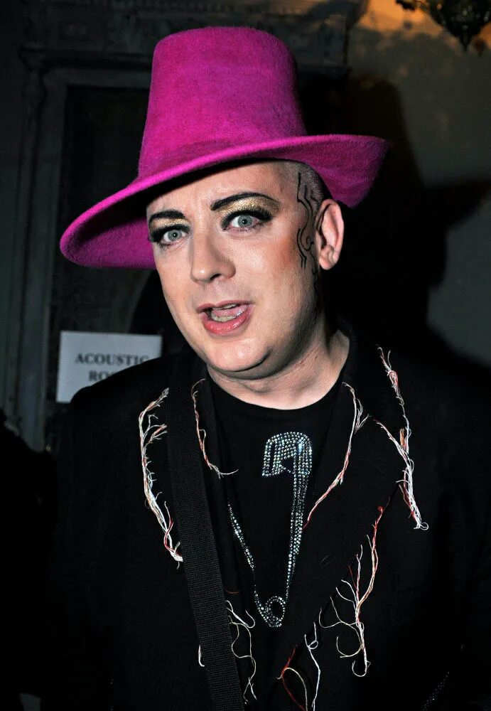 Boy george. Boy George сейчас. Бой Джордж Камелия. Бой Джордж 2000. Бой Джордж 1991.