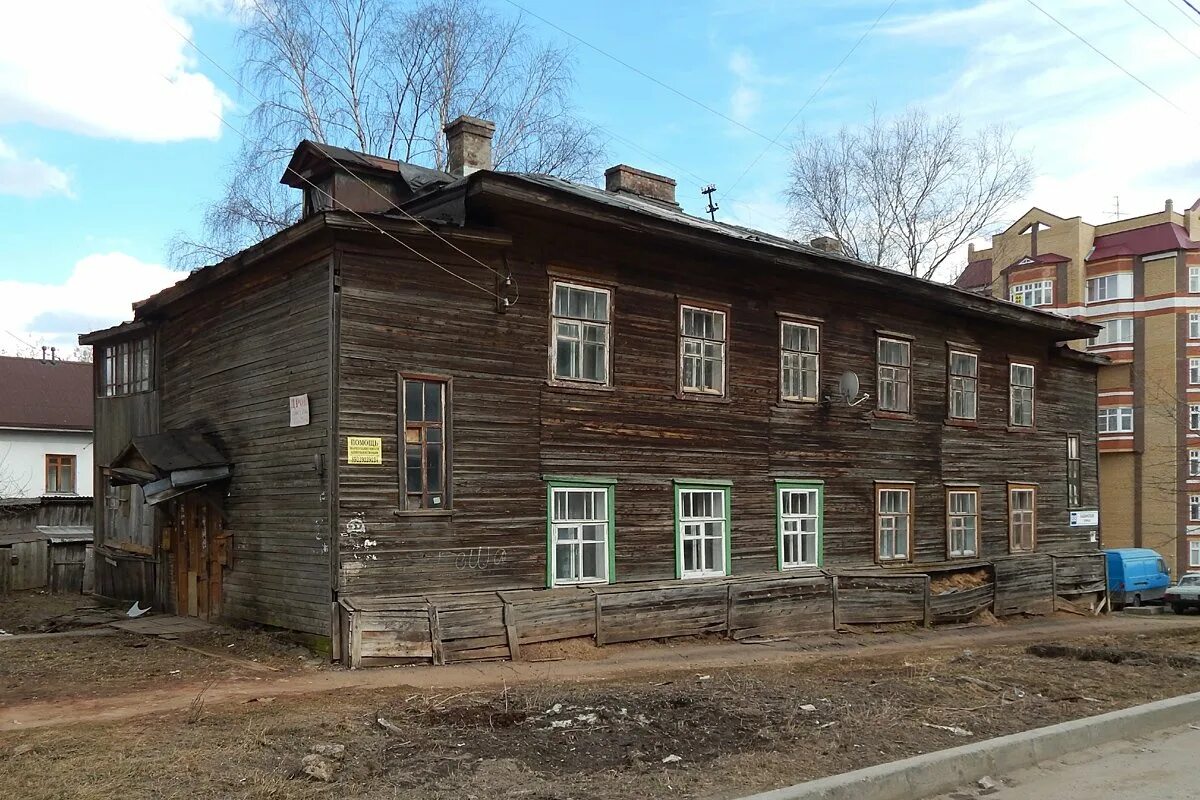 Деревянные бараки в кирове. Бараков киров. Бараки ивантеевка. Бараков киров. Бараков киров.