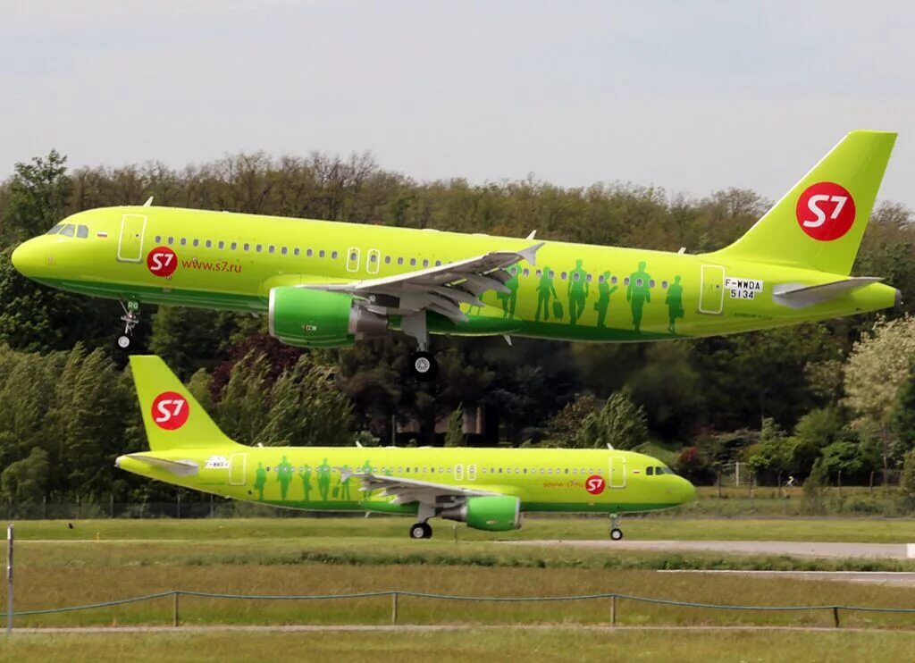 Компания s7 airlines. Эссевен s7. Авиакомпания Сибирь s7. Самолеты авиакомпании Сибирь s7. Самолет с7 Аирлинес.