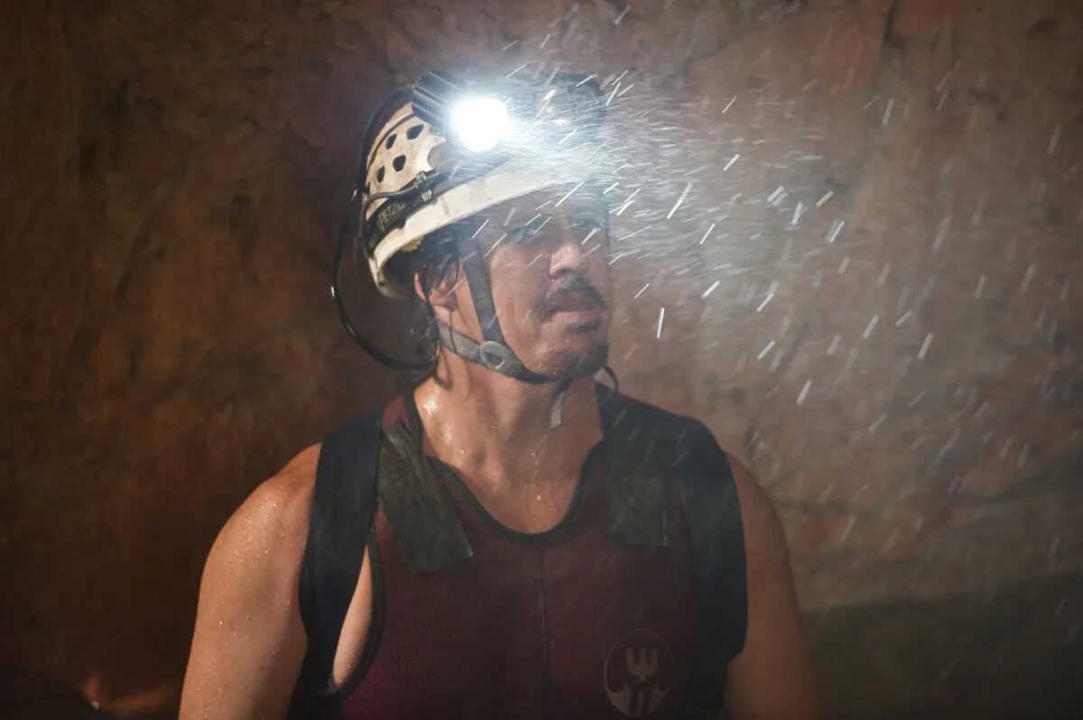 эндрю вайт спелеолог. санктум 202. санктум фильм 2011 трейлер. санктум (2010). санктум (2011).