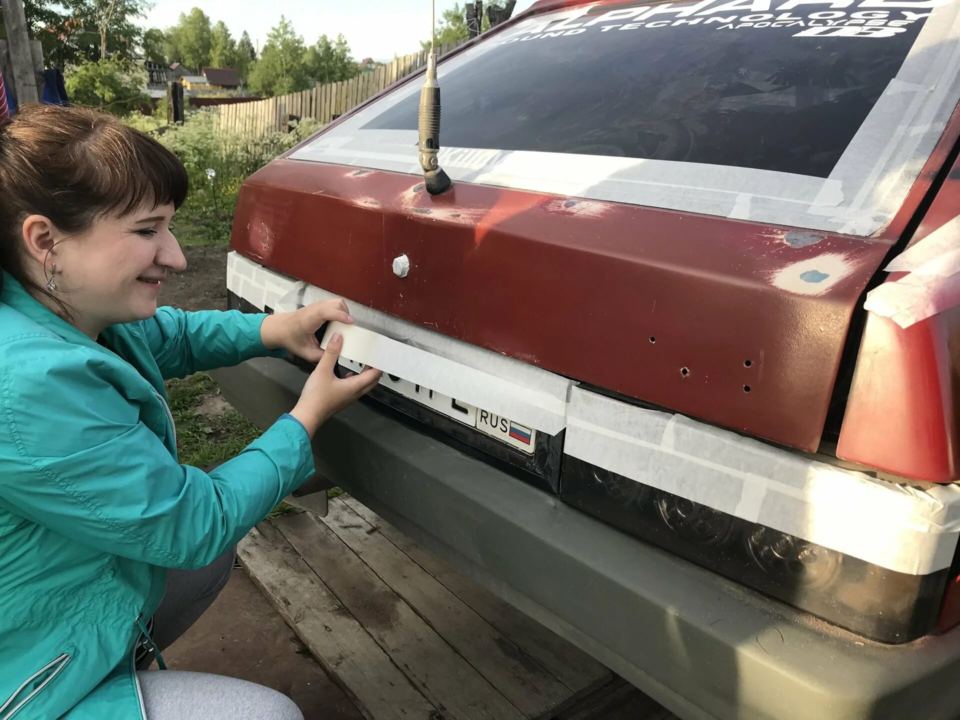 Покрасили машину из баллончика. Покраска авто баллончиком. Машина крашеная из баллончика. Машина крашенная баллончиком.