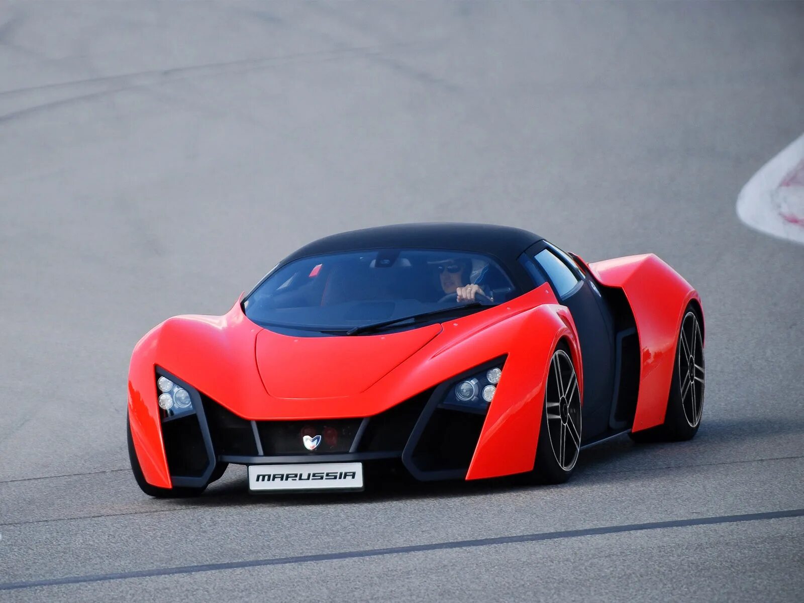 B o car. Marussia b2. Спорткар Marussia b2.