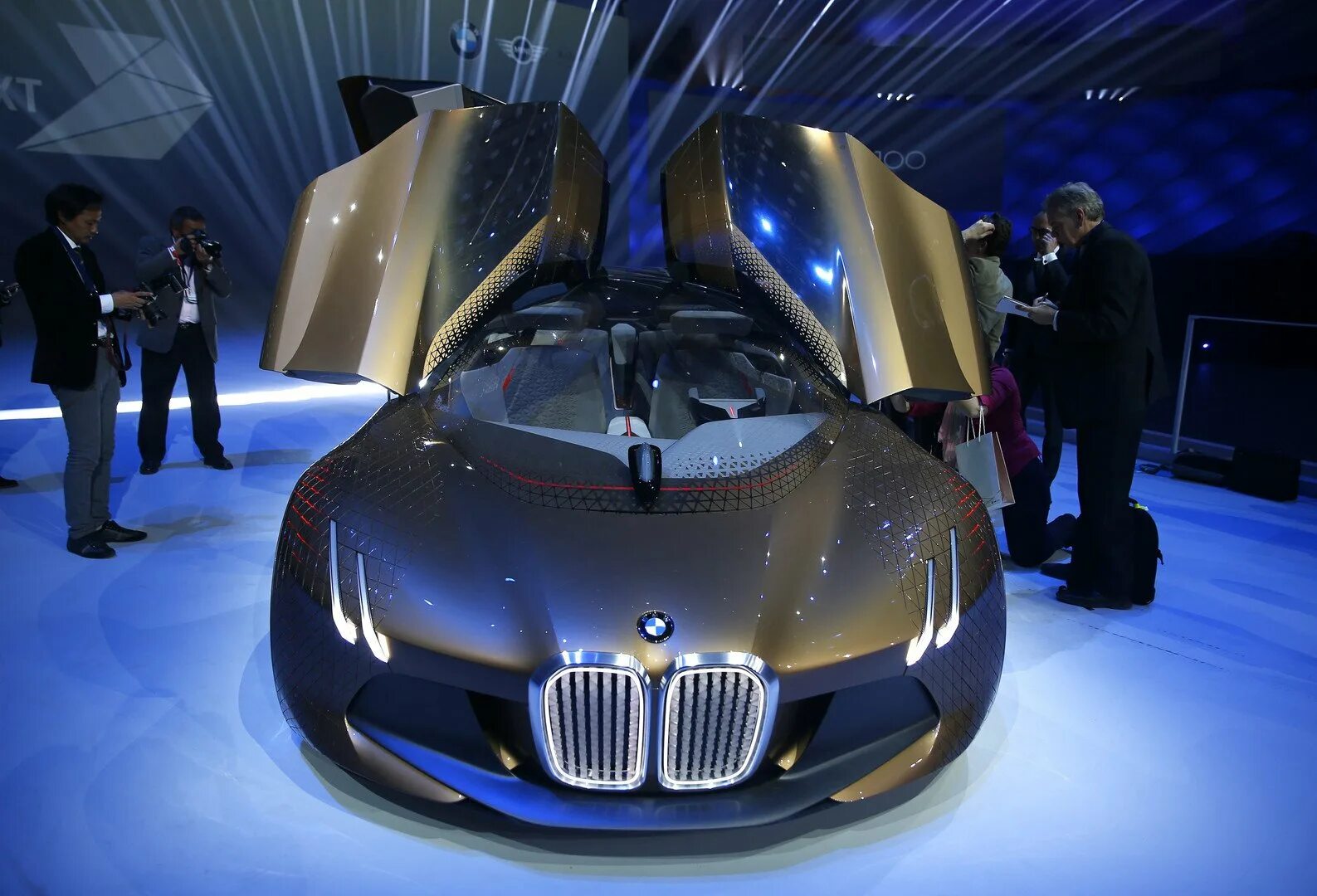 Новые машины в мире. Новая BMW Vision. Самая дорогая БМВ. BMW самый дорогой автомобиль. Самая дорогая BMW В мире.