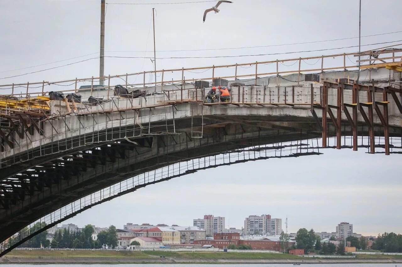 Какой мост закрыли. Рыбинск мост. волжский мост рыбинск. рыбинский мост через волгу. мост в городе рыбинск.