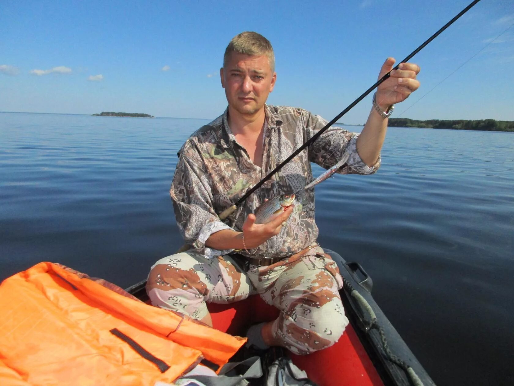 Река молога рыбалка. Рыбалка в июле. Шатское водохранилище рыбалка. Рыбалка рыбинские буды. Дядя коля рыболов рыбинск.