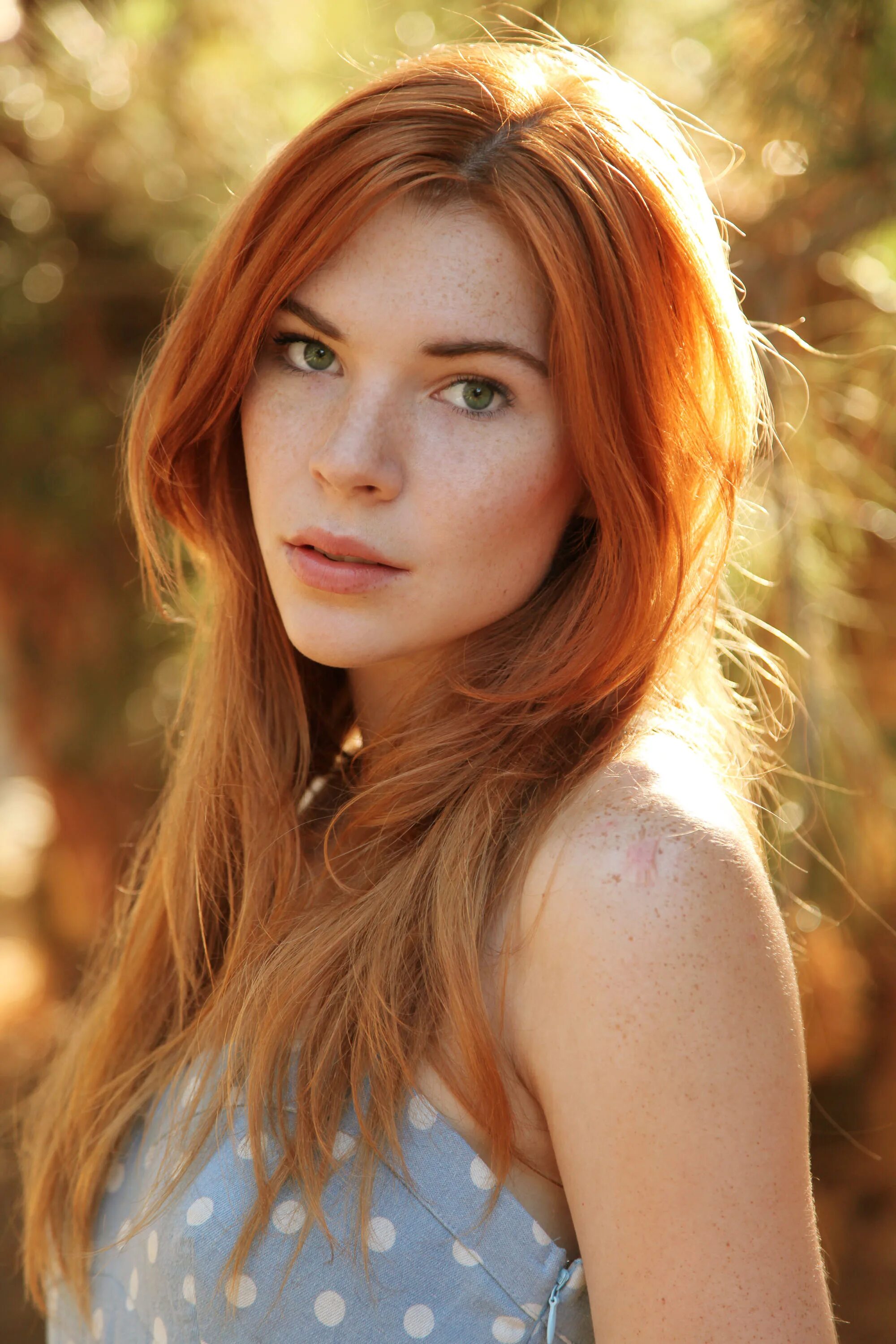 Redhead babe. Кортни Хэлверсон. Кортни Хэлверсон горячие.