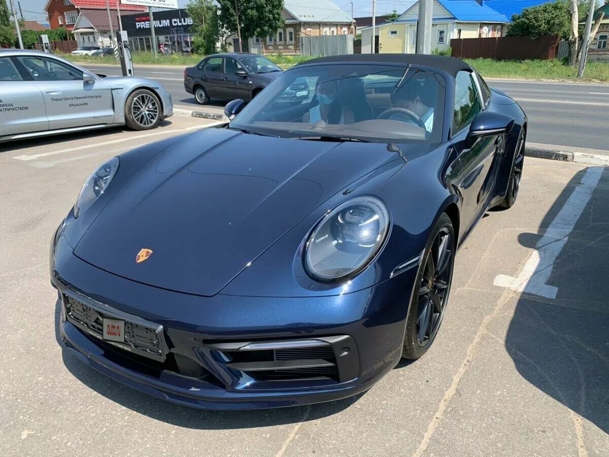 Телефон 8 992. Porsche 911 Turbo s 992. Porsche 911 Targa VIII (992). Порше 911 2021 синий. В500мт99 Порше.