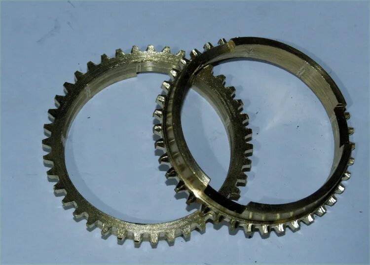 Синхронизатор 2190-1701164. Синхронизатор 5 передачи шевроле лачетти. Синхронизатор 1-2 передачи газель бизнес. Шестерня 1 передачи синхронизированной кпп уаз. Без синхронизатора.