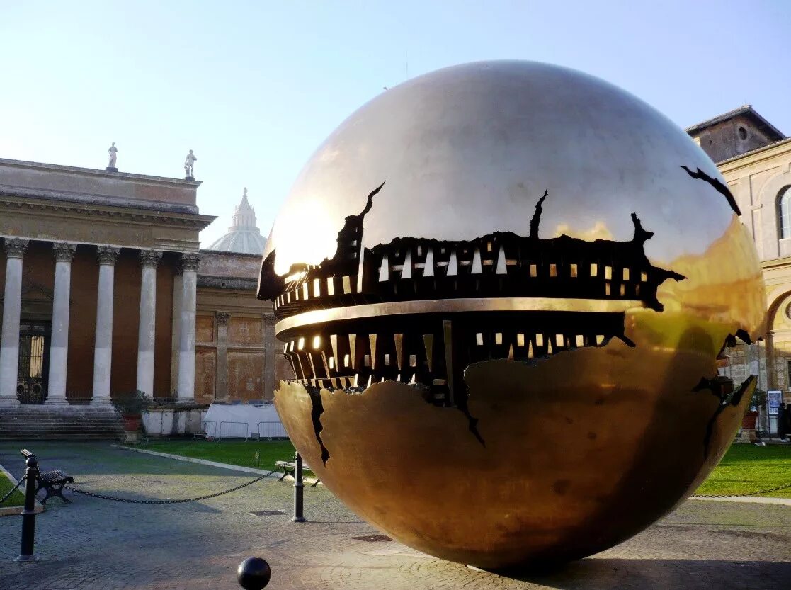 сфера возрождение. сфера перерождения геймплей. памятник пасхального яйца. сфера игра 2003. глобус сферы старинный.