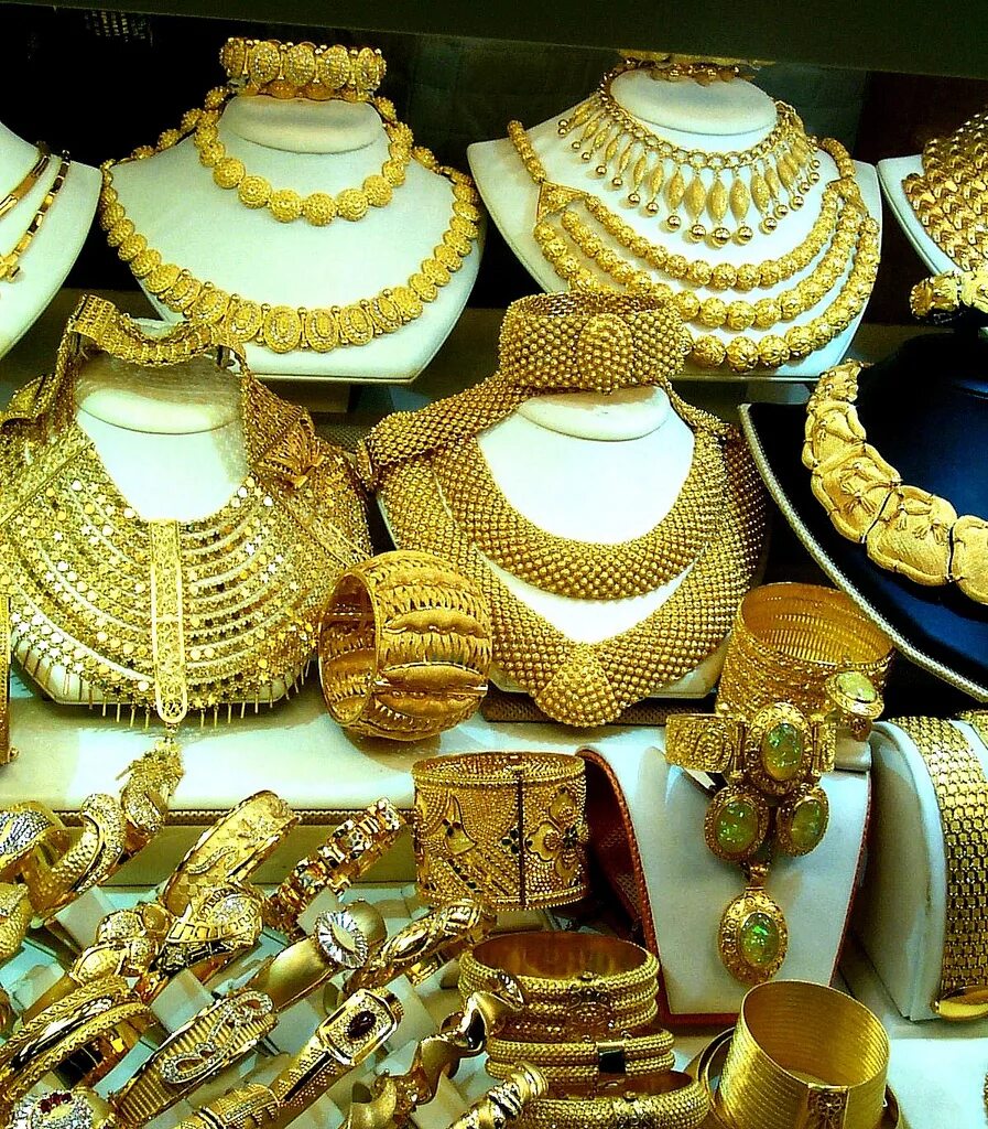 Где купить турецкие. Bazar Gold в Стамбуле. Золото в Турции. Турецкие изделия из золота. Турецкое золото украшения.