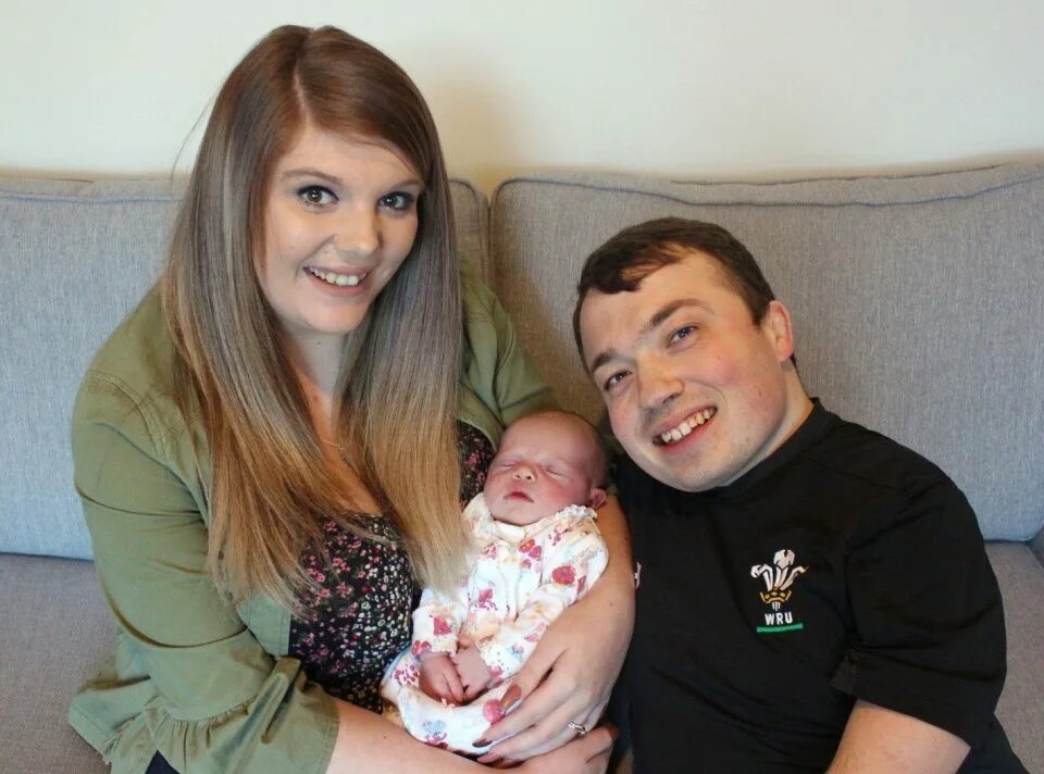 Высокий рост. Jyoti amge. Человек для детей. Хлоя ластед. Папа маленького роста.