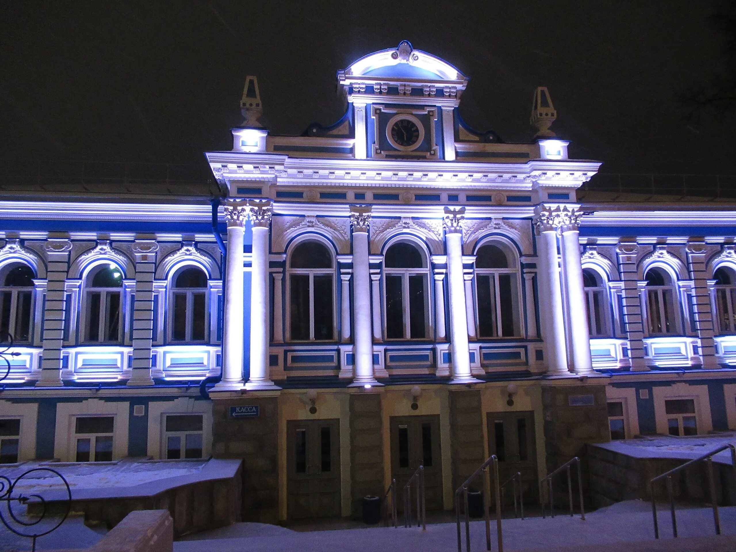 Пермский ТЮЗ. Театр юного зрителя Пермь. ТЮЗ Пермь дворик. ТЮЗ Пермь разрушенный. Пермский театр юного