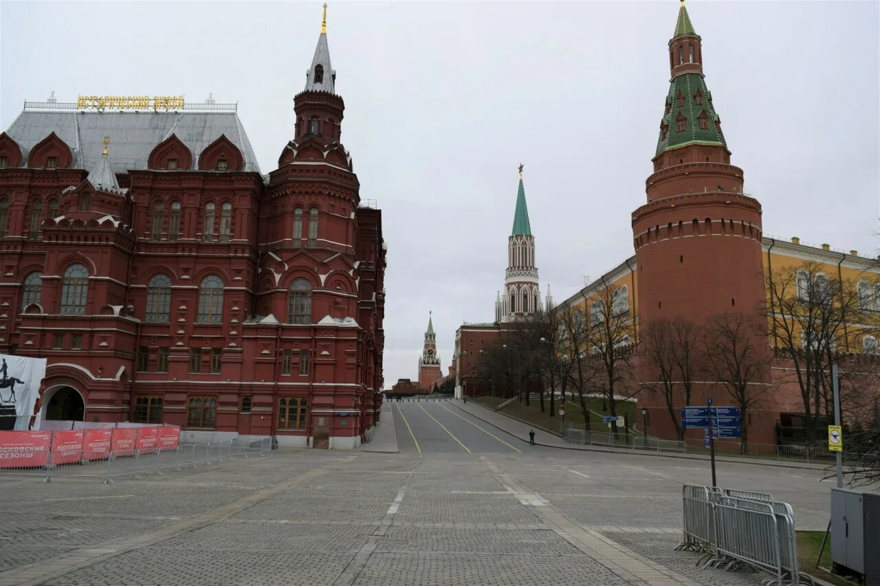 Is he from moscow. Как выглядит наша Москва. Москва 201. Сейчас выглядит город России. Как выглядит город Россия.