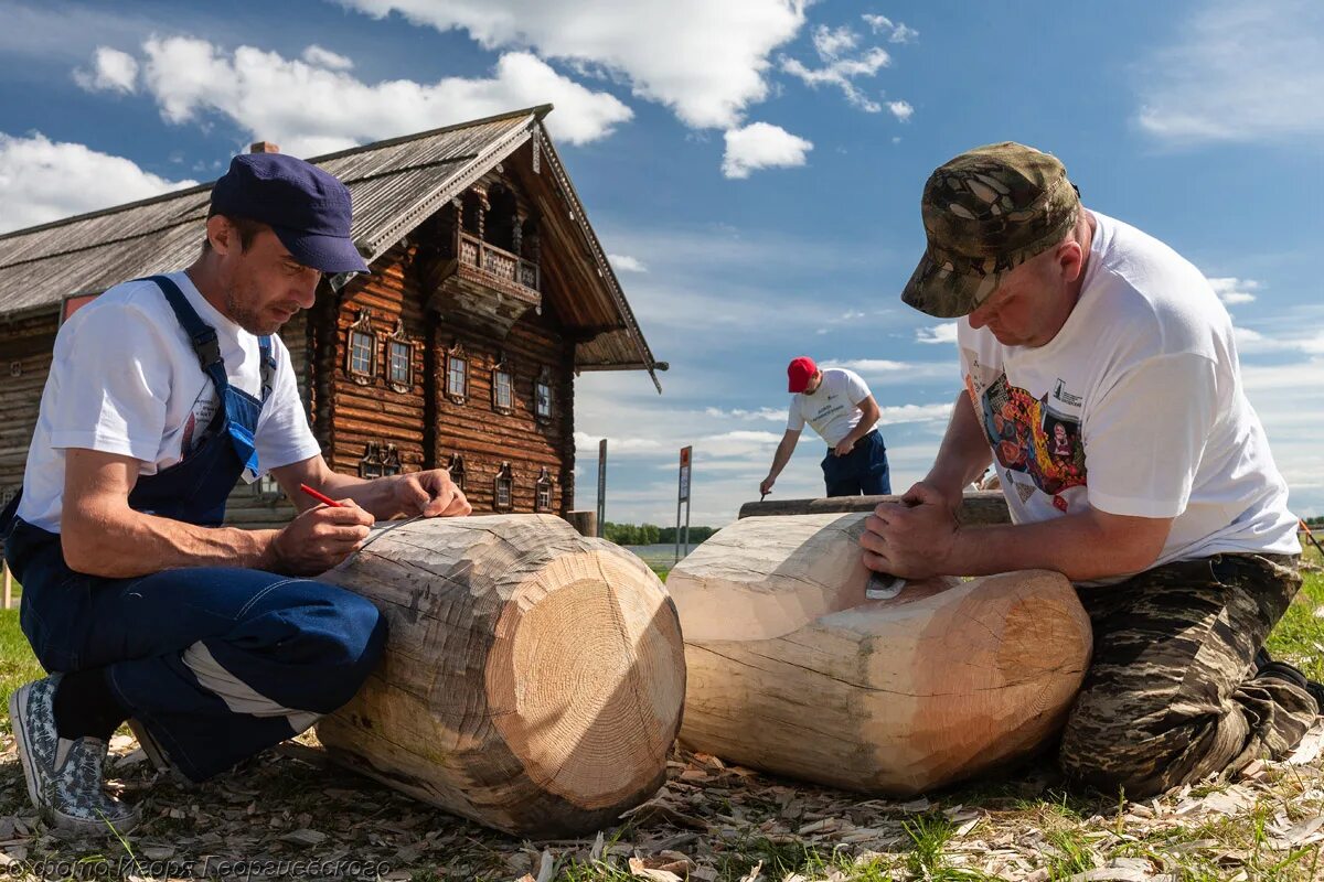 Кижи плотник. Плотницкое ремесло. Плотничий промысел это. Финский плотник.