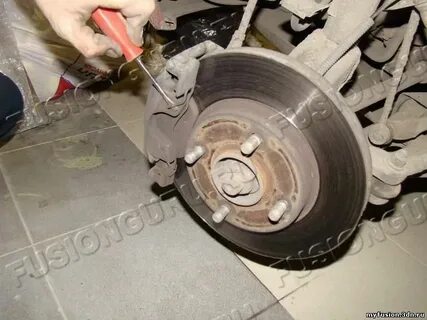 Когда менять передние колодки