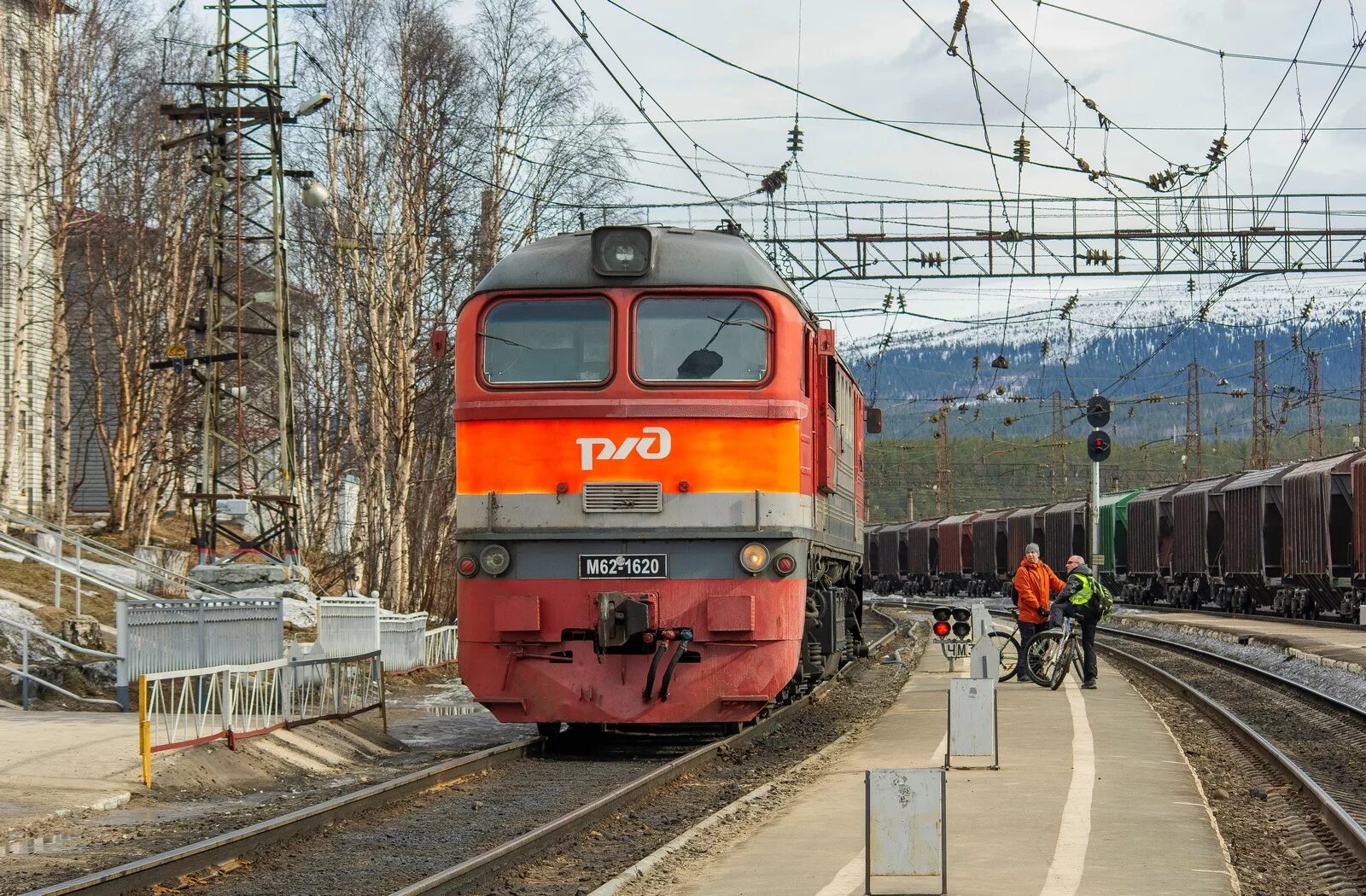 Ржд мурманск телефон. Железнодорожная станция Кандалакша. Кандалакша вокзал. Депо Кандалакша. Октябрьская железная дорога Кандалакша.