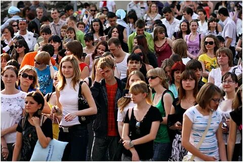 Толпа подростков