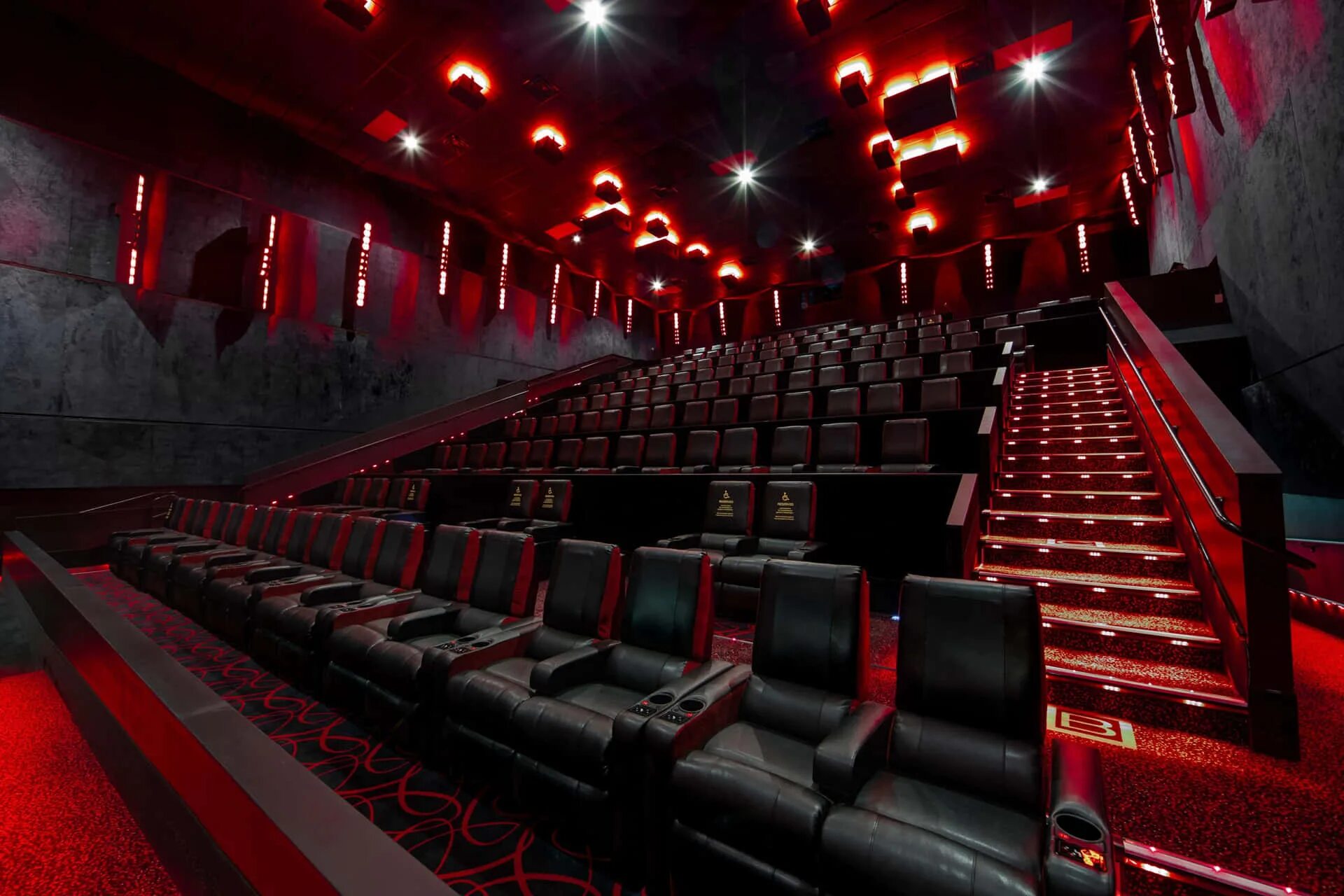 AMC Theatres. AMC кинотеатры. Кинотеатр АМС. Российские кинотеатры. Media theater