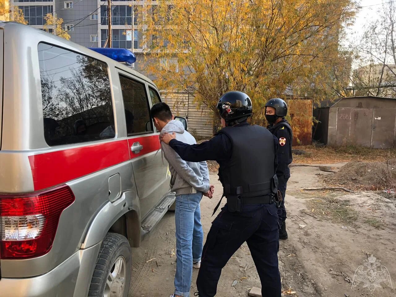 Задержание преступника. Задержанные преступники. Полиция задерживает преступника.