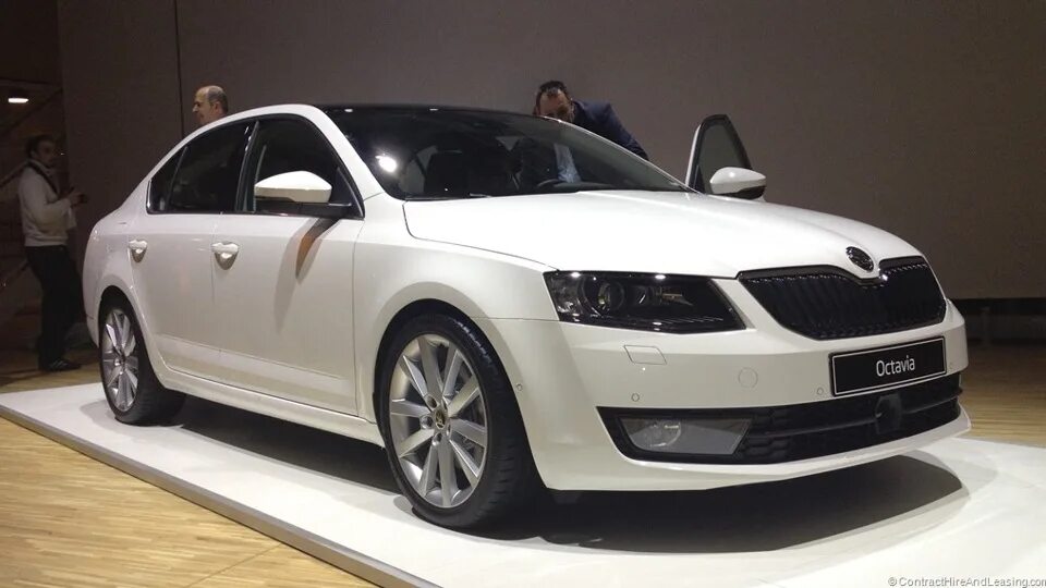 Диски шкода рапид 16. Шкода 16 год. Шкода 16 год. Шкода рапид 16. Skoda octavia a7 белая.