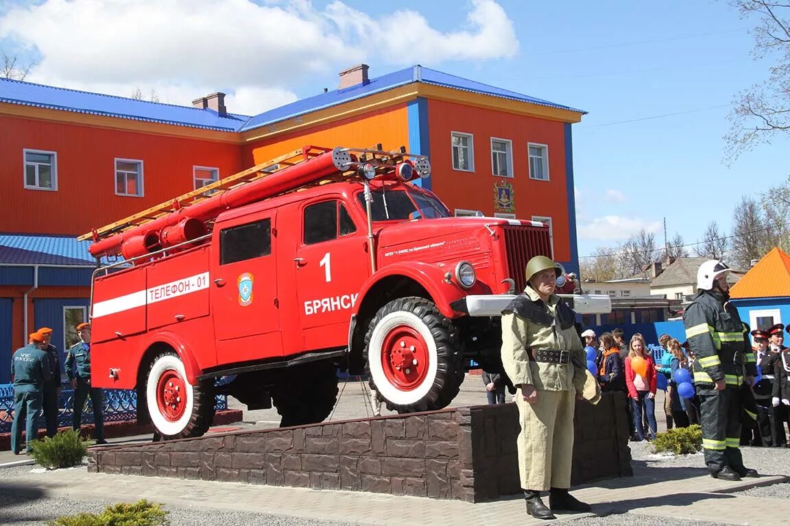 Памятники пожарной охраны курганской области. ГАЗ 63 пожарная цистерна Ацу 20. Автоцистерна ГАЗ 63 пожарная. Автоцистерна АЦ-20. ПМГ 20.