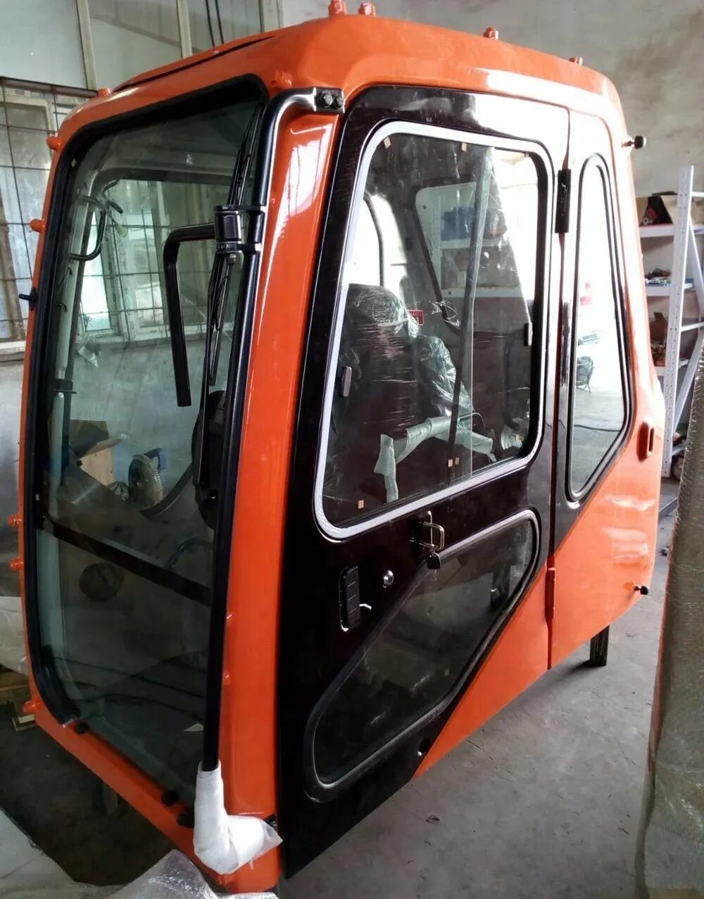 Купить кабину экскаватора. Doosan dx225 кабина. Кабина Doosan dx300. Кабина на экскаватор Doosan dx225l. Кабина Дусан 225.