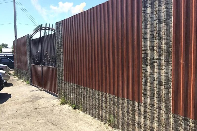 профнастил пятигорск. профнастил оцинкованный мп20-1100-0,7. забор из металлического листа. металлопрофиль рал 8017. профлист мп 20 металлпрофиль.