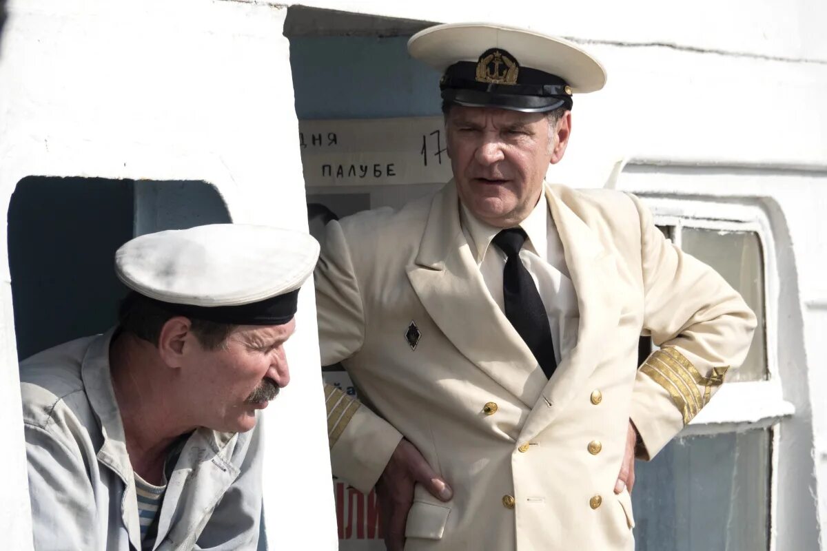 одесский теплоход. пассажирское судно одесса. теплоход одесса в порту туапсе. комедии про одессу. одесский теплоход.