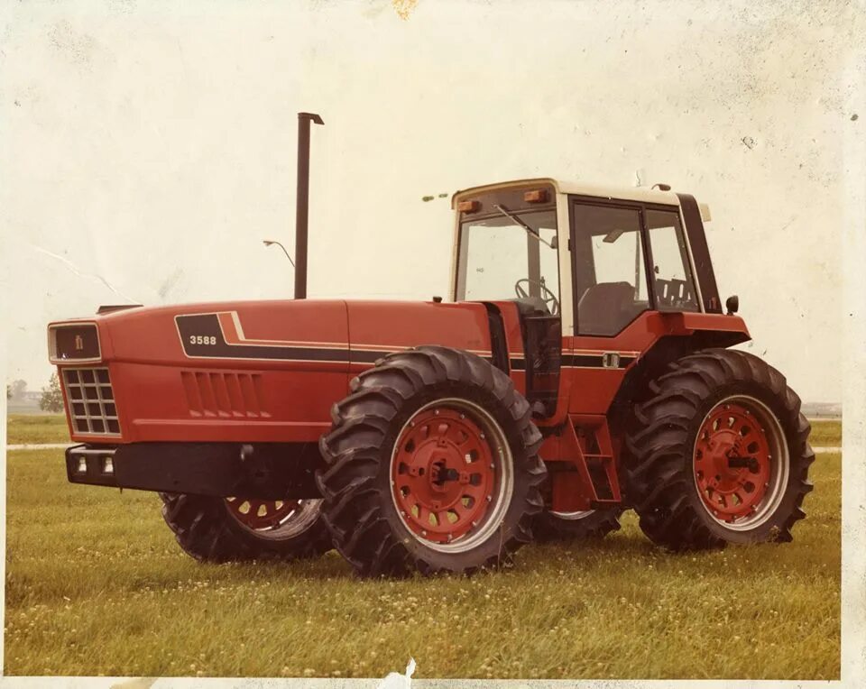 Tractor 2. Harvester 1985 трактор. Harvester 1985 трактор японские. Трактор 2к. Т16 трактор 2д.