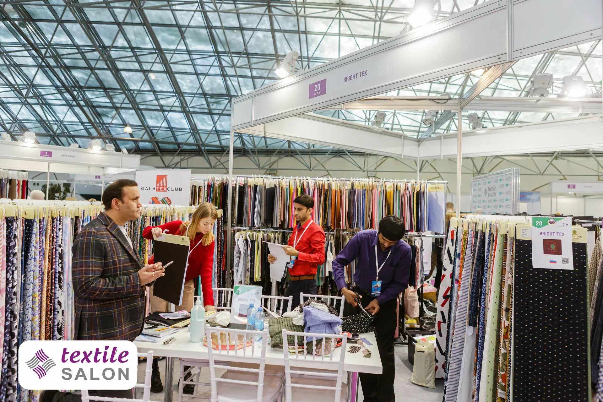 Выставки textile salon 2022. Лавка zara home. Сток итальянских тканей. Салон текстиля. Текстиль салон 2024.