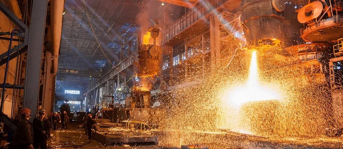 Кировский завод литейный цех плавильщик. Плавильные печи литейных цехов. Завод кск тверь. Литейный завод сайт. Плавильщик в литейный цех.