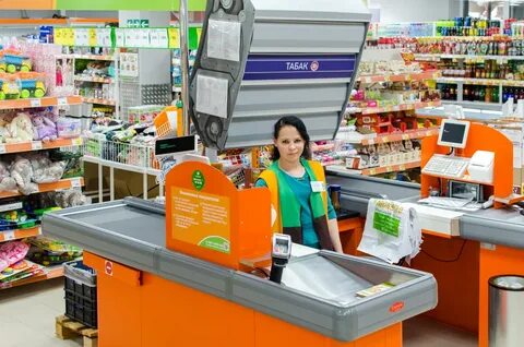 Продавец минимаркета