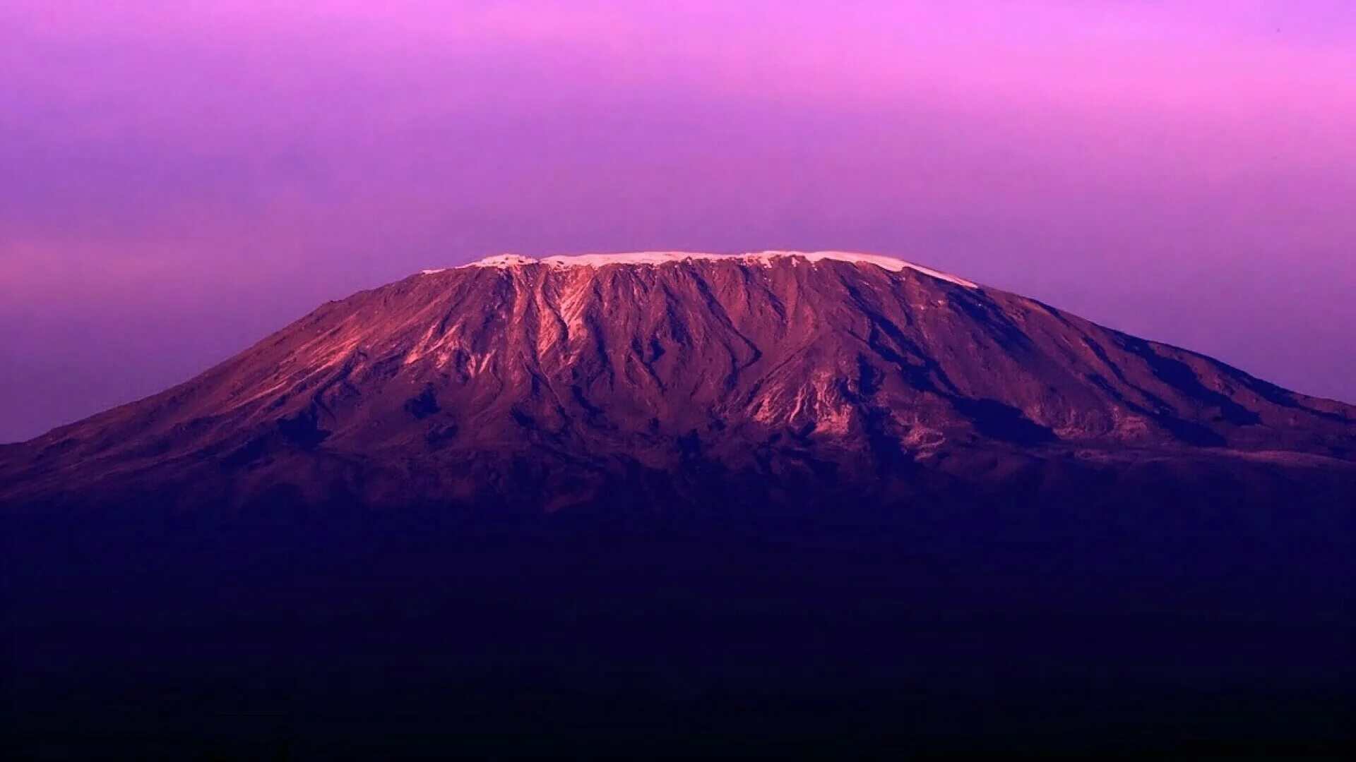 Африка самый высокий. Гора Килиманджаро. Гора в Африке Килиманджаро. Вулкан Килиманджаро. Танзания гора Килиманджаро.