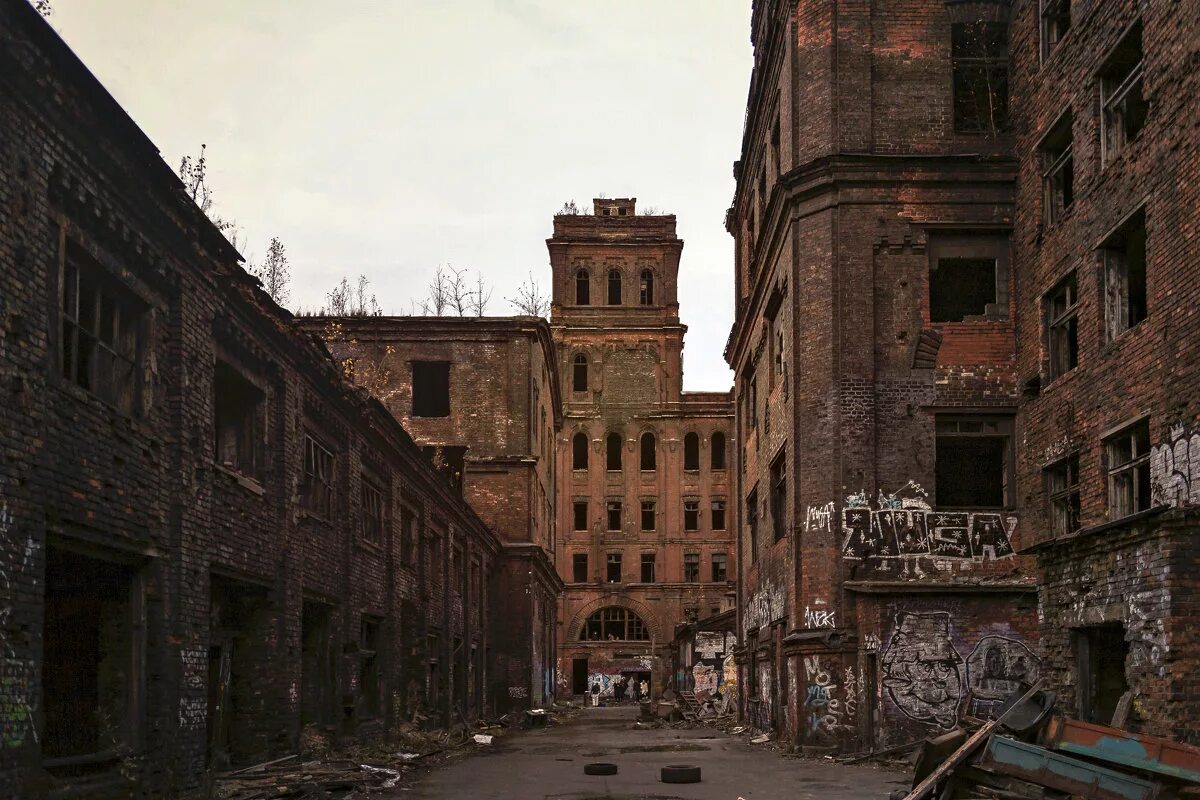 Заброшка в питере красный треугольник. Завод красный треугольник спб. Завод треугольник спб. Красный треугольник работа. Красный треугольник работа.