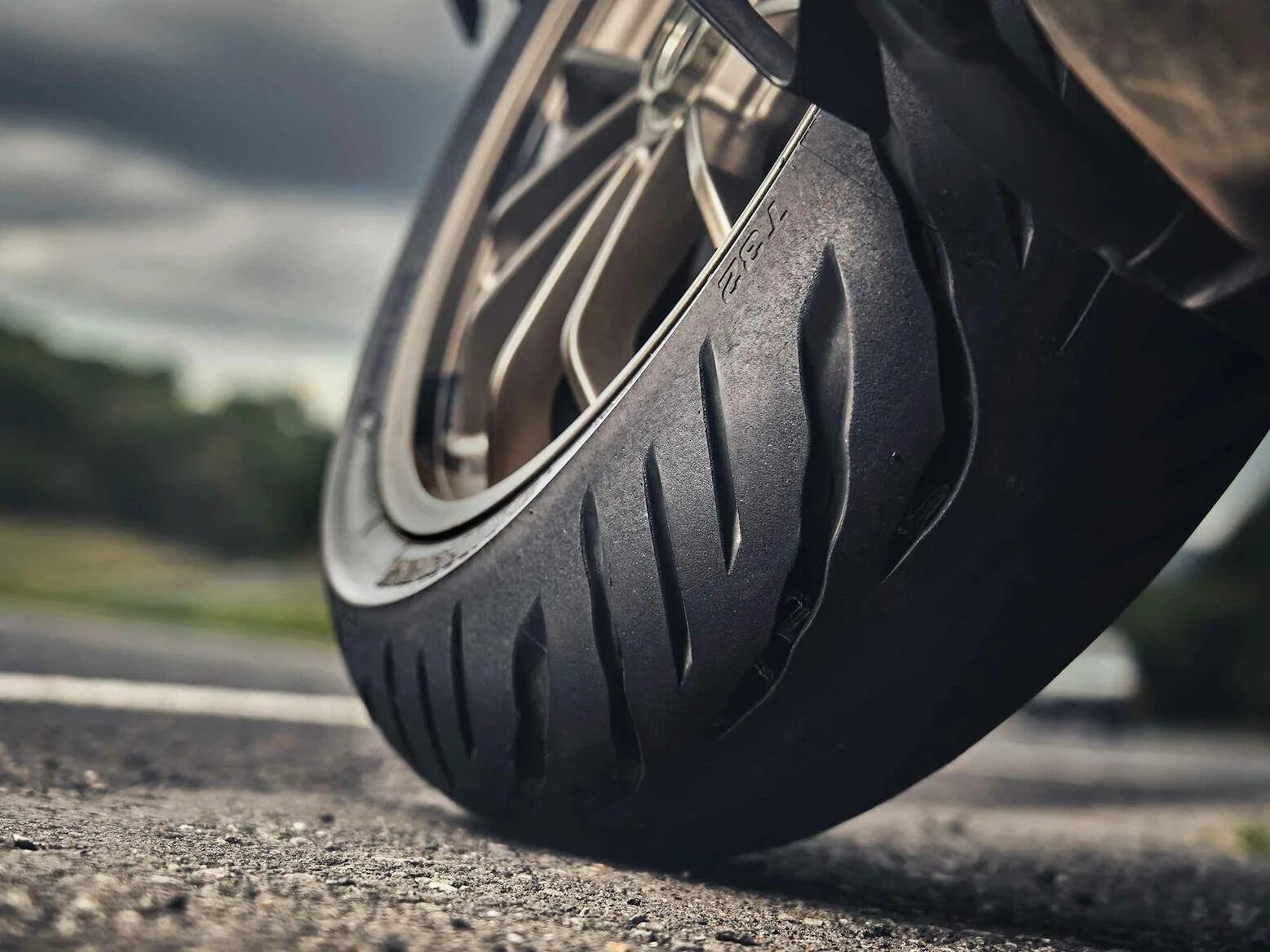 Pirelli scorpion all terrain plus 265/65 r17. Bridgestone battlax v02 medium. Л 182 шина. Всесезонная бескамерная шина. Песня т шина.