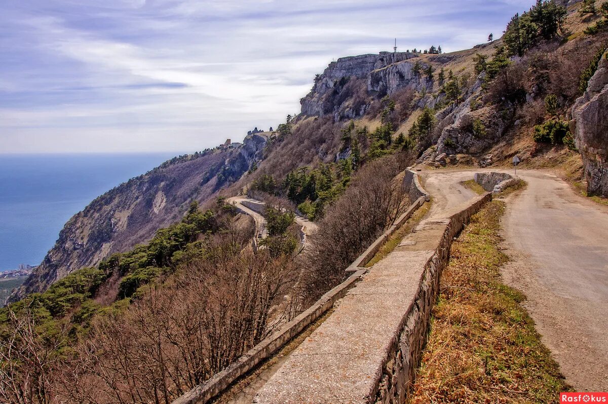 Дороги крыма отзывы. Ай Петри Крым дорога серпантин. Серпантин Ялта ай Петри. Серпантин на ай-Петри в Крыму. Серпантин Крым Алушта.