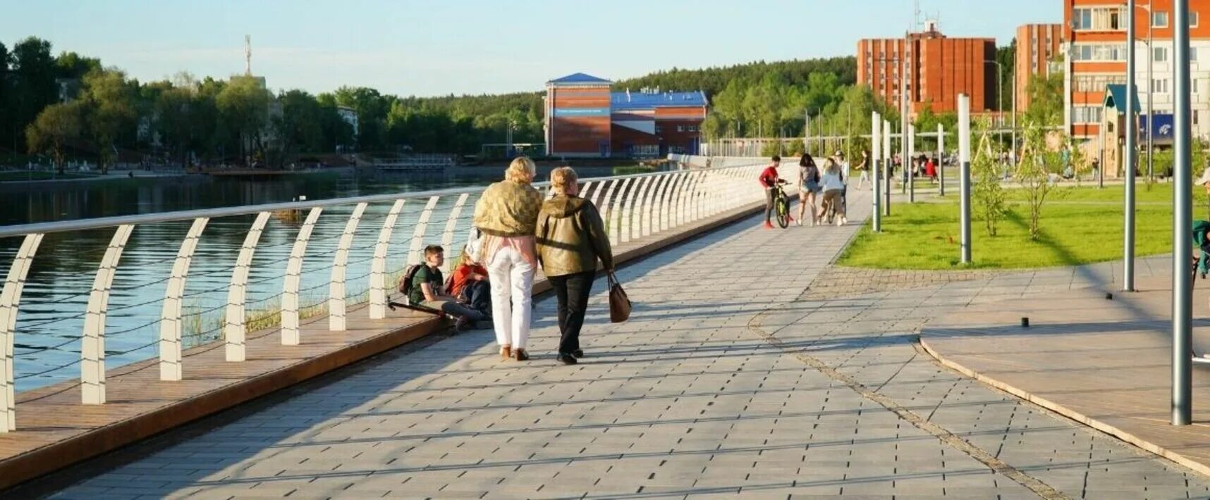 Сходить посвятить. Парк г. Воткинск. Воткинск новая набережная. Парк Чайковского Воткинск. Воткинск новый парк.