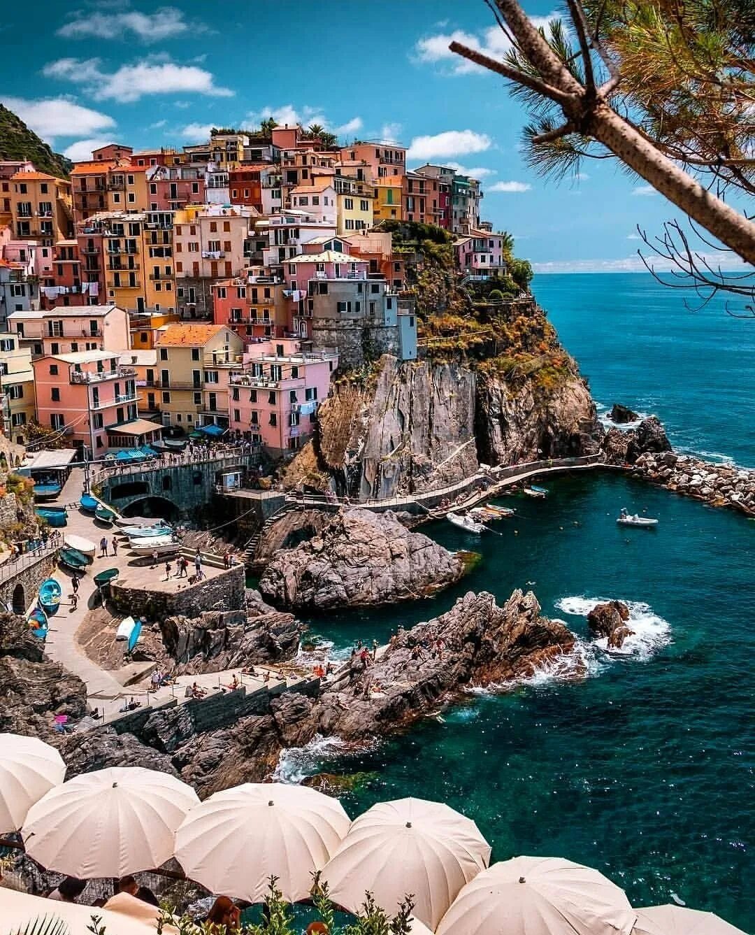 Найди страну италия. Чинкве-Терре Италия. Cinque Terre Италия. Чинквитерра Италия. Манарола Чинкве-Терре Италия.