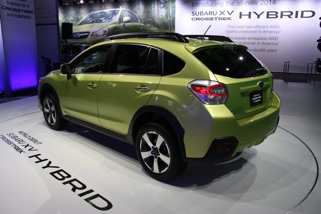 Экономичный бу. Subaru кроссовер XV. Субару XV Hybrid 2015. Subaru XV 2014. Subaru XV Turbo.