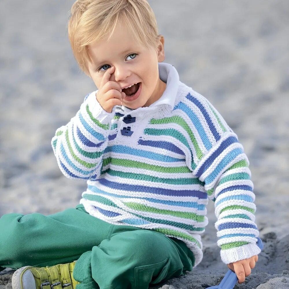 детский вязаный свитер. детский свитер для девочки. детский вязаный свитер. вязаные детские вещи. свитер для малыша.