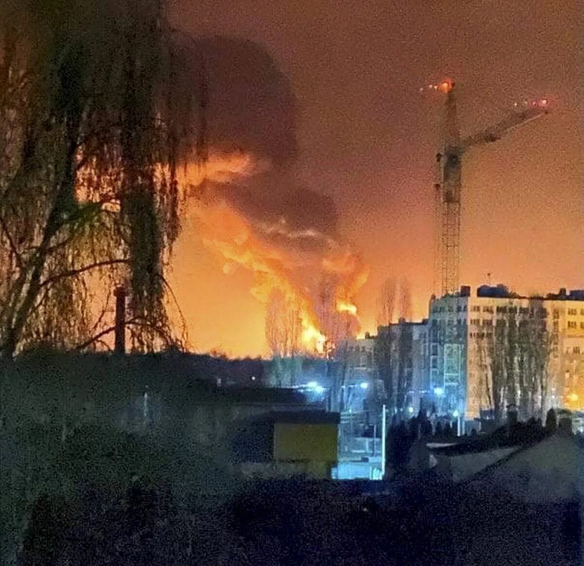 Что произошло под киевом. Что произошло под киевом. Разрушенные города украины. Взорвали многоэтажки в киеве. Изюм город сейчас 2022.