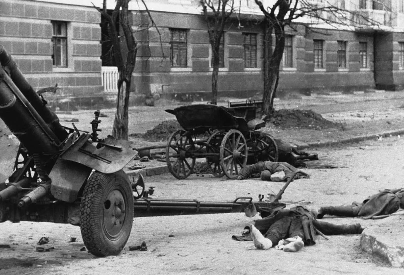 Ютуб вов 1941 1945. Ростов на дону в годы войны 1941-1945. война в ростове на дону 1941 1945. немцы в ростове на дону 1941. ростов на дону 1941 год.