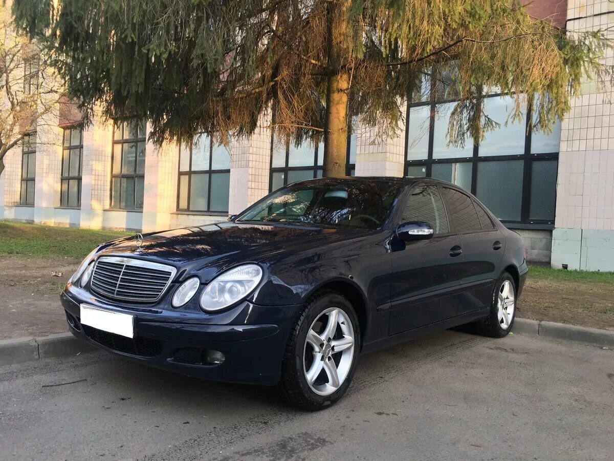 Е класс 2003 года. Мерседес 211 2003. мерседес 211 2003 год. мерседес 2003 года. мерседес е класс 2003 года.
