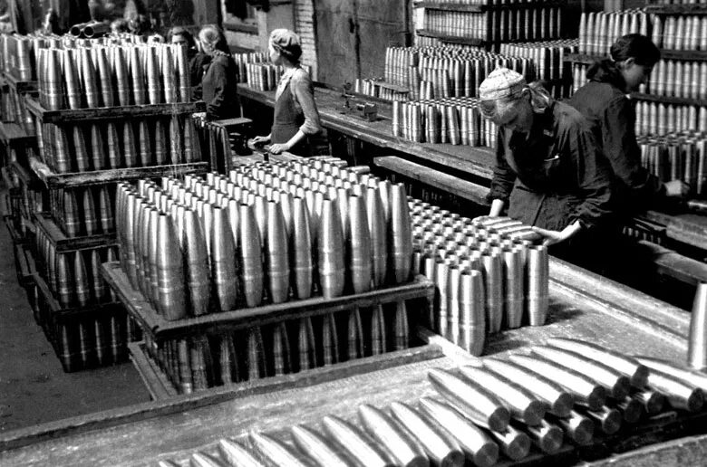 Фабрика большевичка в годы великой отечественной войны. Ульяновский патронный завод в годы вов. Национализация патронного завода. Путиловский завод в петербурге до 1917. Национализация патронного завода.