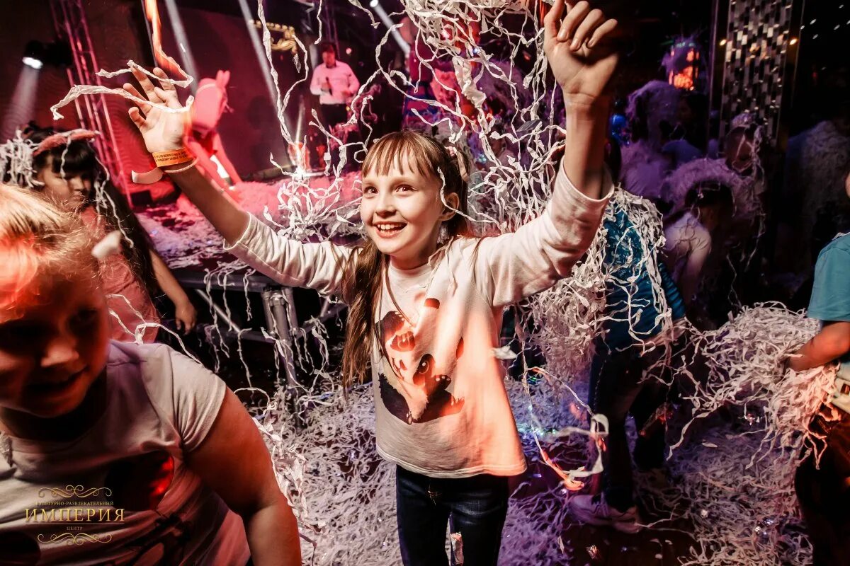 Дискотека для 4 лет. Дискотека для детей. веселая дискотека для детей. летняя детская дискотека. дискотека для детей 7 лет современная.