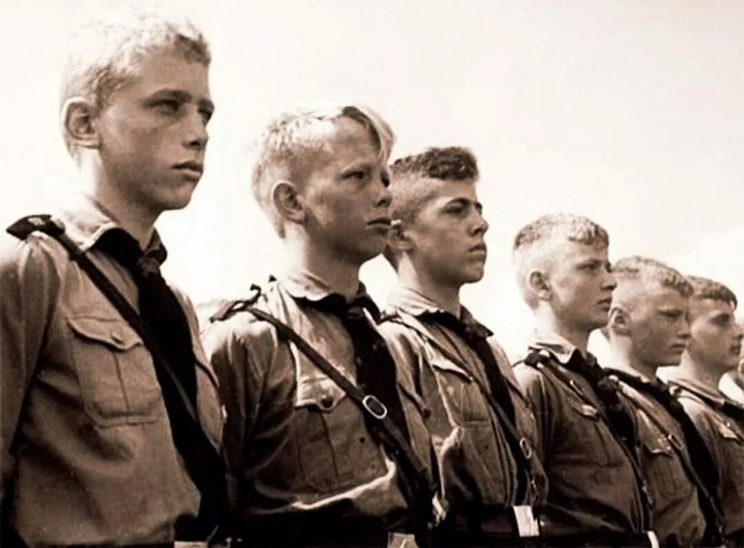 Skaramanga 1972 гитлерюгенд. Спортивные лагеря гитлерюгенд. Potpourri der hitlerjugend. Potpourri der hitlerjugend. Гитлерюгенд фото.