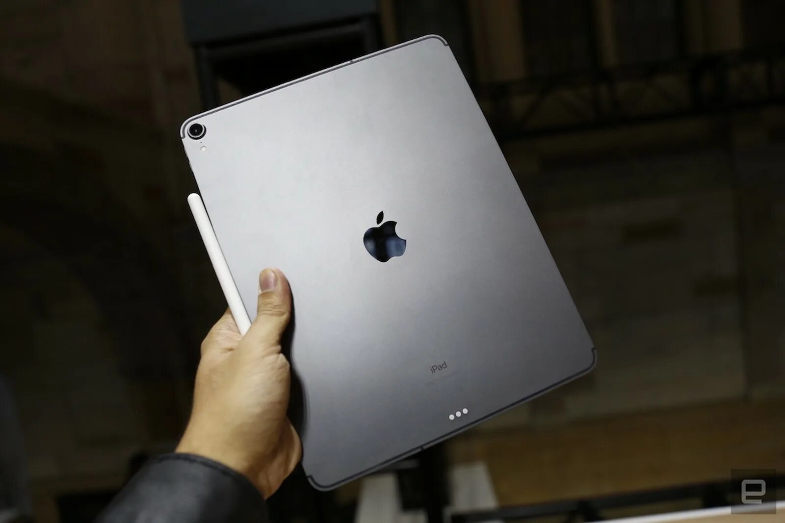 Взять айпад. Планшет apple ipad pro 11. айпад 2018. айпад pro 2018. ipad pro 18.