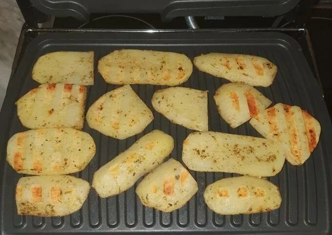 картофель на электрическом гриле рецепты. картошка на гриле. картофель на электрическом гриле рецепты. картофель на электрическом гриле рецепты. картофель кружочками гриль.